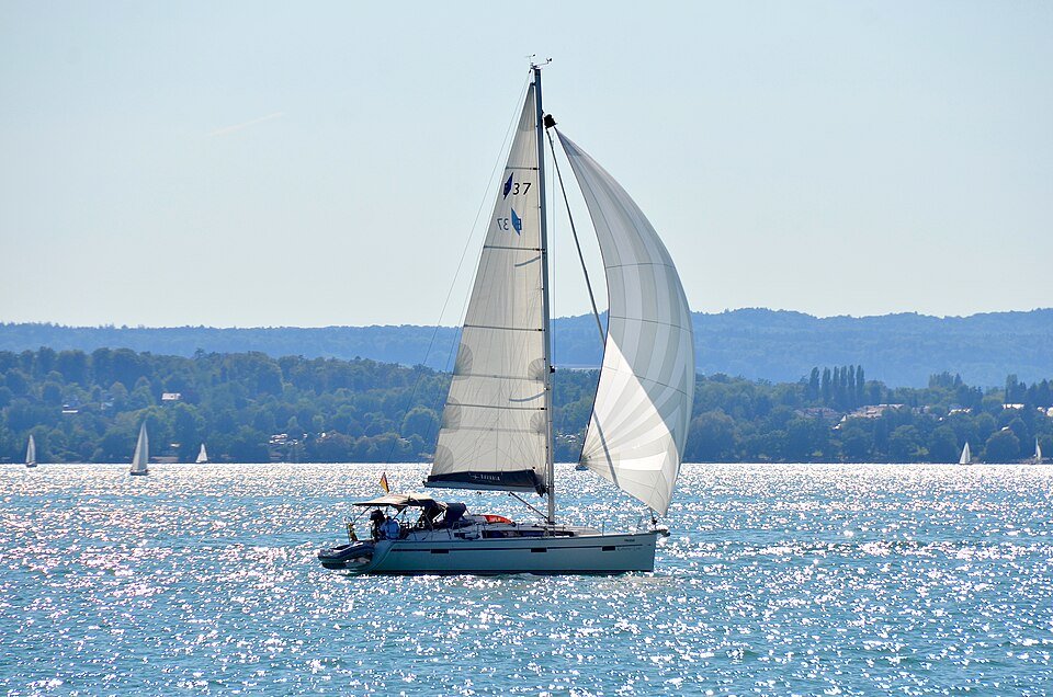Bavaria 37